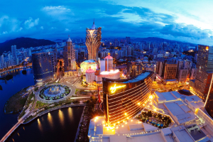 Agentes de la Policía de Macau Detenidos Acusados de Extorsión en Viajes Pagados de Casinos