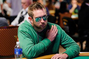 Connor Drinan debuta en el Top 10