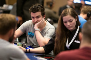 Chris Moorman es el Líder de la Mesa Final de Estrellas Póker Tour
