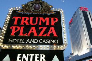 Los propietarios del Trump Plaza proponen el uso de impuestos para la demolición