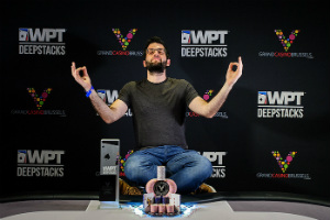 Ioannis Angelou-Konstas hace historia en Bruselas al ganar su segundo título WPTDeepStacks