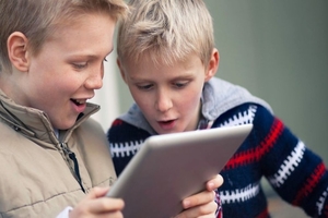Expertos reclaman que los niños australianos tengan acceso ilimitado al juego en videojuegos