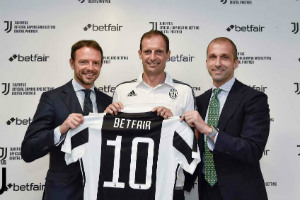 El futbol italiano «extremadamente preocupado» por la prohibición total de promocionar el juego