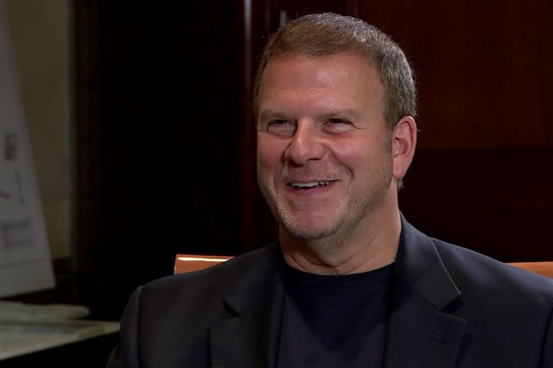 El jefe de casino Tilman Fertitta se acerca a Caesars con una oferta de adquisición