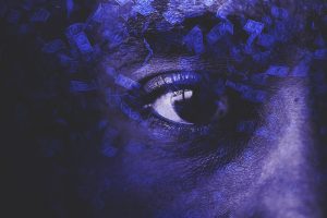 Crupier de casino de Mayfair detalla múltiples incidentes de abuso racial en una demanda legal