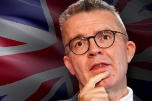 Tom Watson ayuda a Flutter a mejorar los controles de problemas de juego