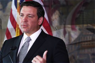 Florida y la Tribu Seminole firman un acuerdo de juegos de azar y de apuestas de 30 años