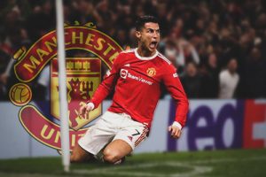 Cristiano Ronaldo gana el partido para el Manchester United con puntaje al final del juego